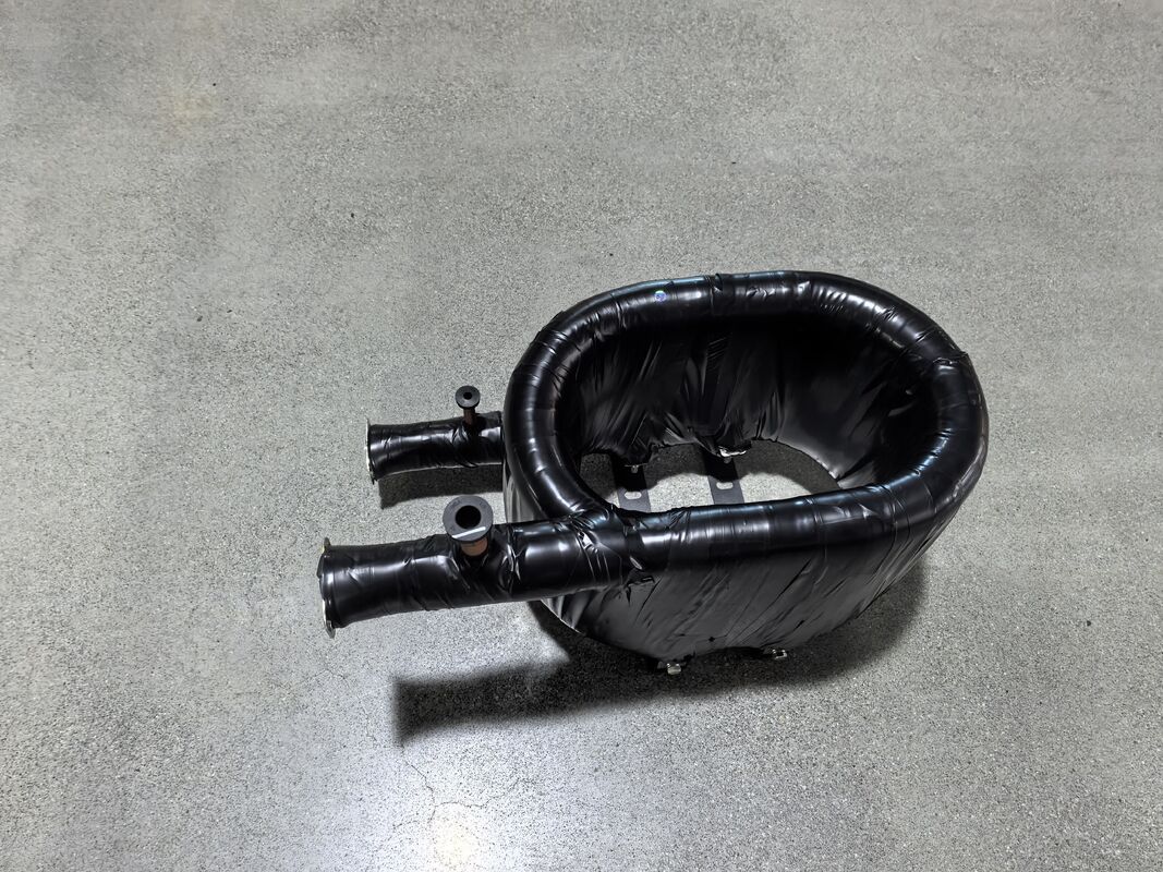 熱容量 6 から 300 Kw 温水熱交換器 ステンレス鋼 シェル 銅管 耐久性 熱交換装置